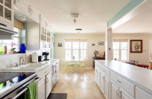 Lockhart House | The Hi-way Ranch Lockhart
