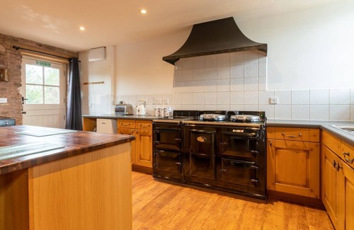 Lydney Cottage | The Hickory - a joint property with 2 hot tubs, Forest of Dean