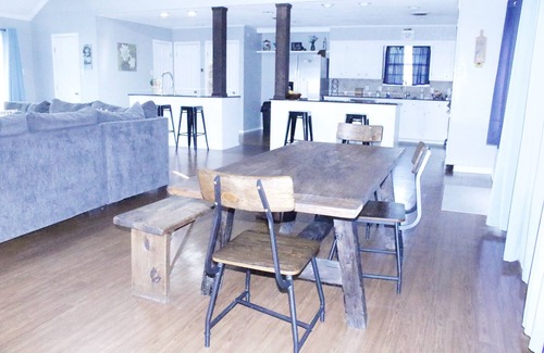 Sulphur House | The Hidden Gem - Huge Floor Plan - Game Room