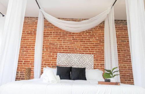 Downtown Baltimore House | The Hidden Paradise Home Studio, Downtown City Views, Productions, Families & Large Groups