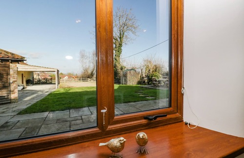 Catcott House | THE HIDE, romantic, character holiday cottage in Edington