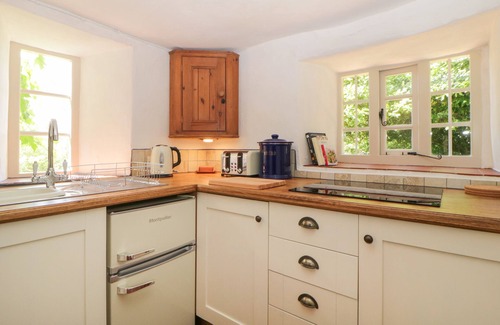 Ottery St Mary Cottage | THE HIDEAWAY AT BURROW HILL, pet friendly in Ottery St Mary