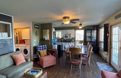 McDougall Cottage | The Hideaway - Lakefront 3 bedroom southwest vistas 2.5 hours north GTA