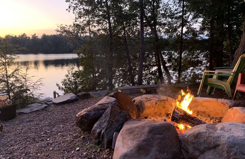 McDougall Cottage | The Hideaway - Lakefront 3 bedroom southwest vistas 2.5 hours north GTA