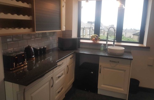 Ainley Top Bed & Breakfast | The Highgate Executive Lets/En-suite studios