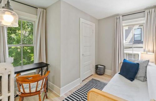 Linden Hills Apartment | The Hills House Beaches, Brews, Bites & Sights
