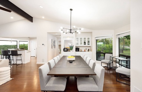 Helotes House | The Hilltop Grand Oasis