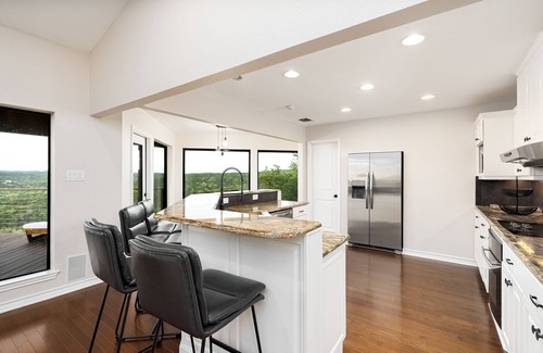 Helotes House | The Hilltop Grand Oasis