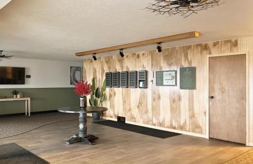 Slayton Hotel | The Hilltop Inn - Slayton, MN - HWY 59