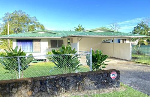 Hilo House | THE HILO HOMEBASE - Charming 3 Bedroom Hilo Home, with AC!