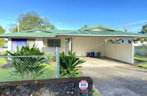 Hilo House | THE HILO HOMEBASE - Charming 3 Bedroom Hilo Home, with AC!