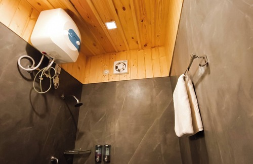 Kaul Bed & Breakfast | The Himalayan Living Whistling Pines