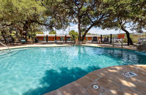 Leakey Hotel | The Historic Leakey Inn