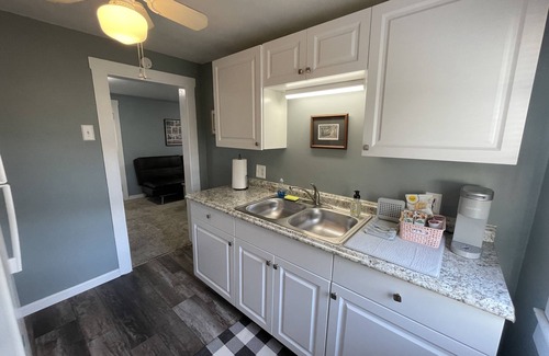 Valencia Terrace Cottage | The Historic McGregor Cottage