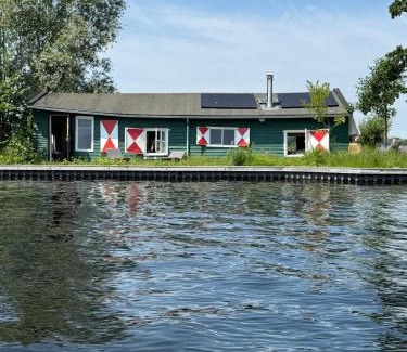 Baambrugse Zuwe Other | The Historical Trick Hut in the middle of the Lake