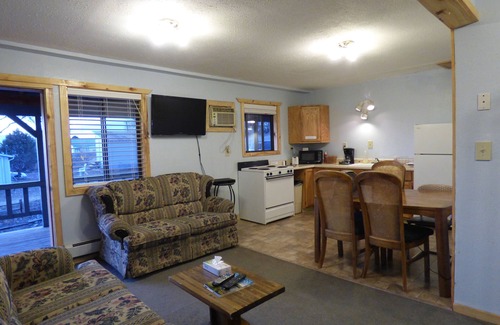 Crawford Hotel | The Hitching Post Hotel and Farm Store