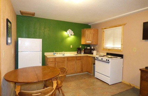 Crawford Hotel | The Hitching Post Hotel and Farm Store