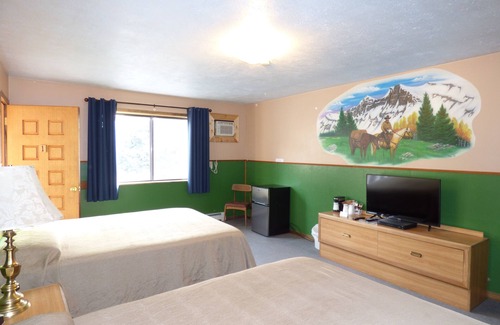 Crawford Hotel | The Hitching Post Hotel and Farm Store