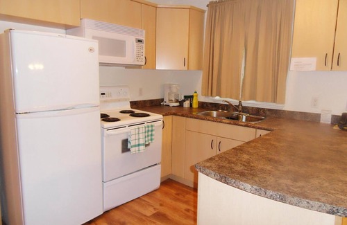 Mount Currie Hotel | The Hitching Post Motel