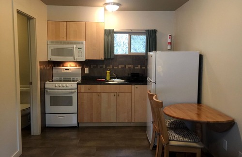 Mount Currie Hotel | The Hitching Post Motel
