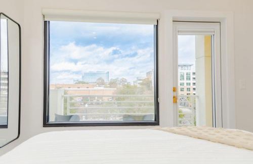 River District Hotel | The Hive 202 King With Balcony