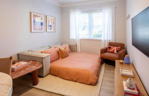 Manly Apartment | The Holkham Uno - One Bed Apartment Fairy Bower