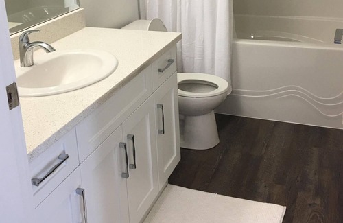 Aldergrove Apartment | The home's sweet home in the meadows