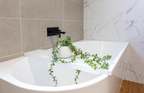 Quarry Hill Apartment | The Homely Retreat