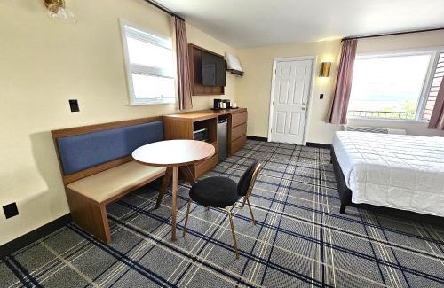 Watkins Glen Hotel | The Hotel Laurel at Seneca