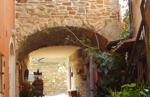 Diano Arentino Apartment | The house in the alleyway