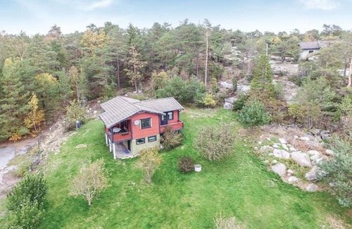 Stromstad House | The house is located on the edge of an established vacation home settlement.