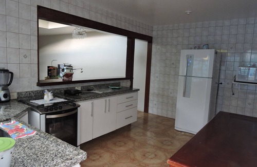 Barra Velha House | The house is well located near supermarket, restaurants, hospital