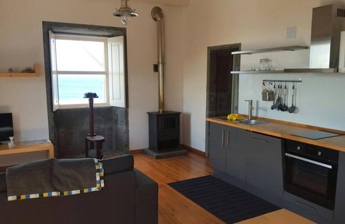 Calheta de Nesquim Cottage | The House of the Whaler is the ideal place for those who want to feel close to the sea.