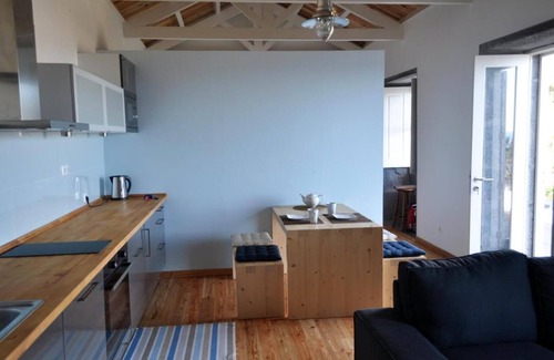Calheta de Nesquim Cottage | The House of the Whaler is the ideal place for those who want to feel close to the sea.