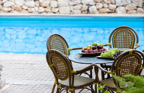 Rosh Pinna Villa | THE HOUSE ROSH PINA - 2BRM WITH POOl