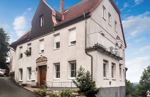Marsberg Apartment | The house was built at the time on the foundation walls of the former Eresburg.