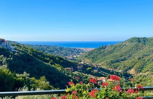Leivi Apartment | The House with the Porch- between Portofino and the 5 Terre