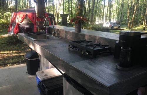 Langley RV Rental | THE HUCKLEBERRY GLAMPSITE,nEXPERIENCE THE MAGIC!