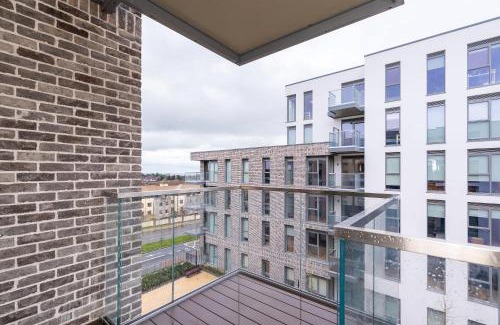 Sutton Cross Apartment | The Hunt One