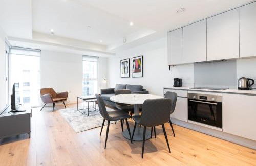 Sutton Cross Apartment | The Hunt One