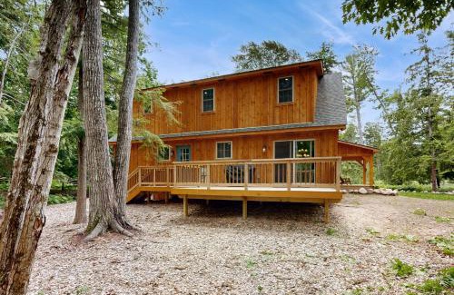 Glen Arbor House | The Hunter’s Haven