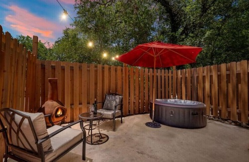 Far North Central House | The Huntsman - Doordashable TX Hill Country!n