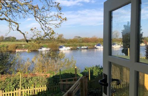 Naburn House | The Hut by the River