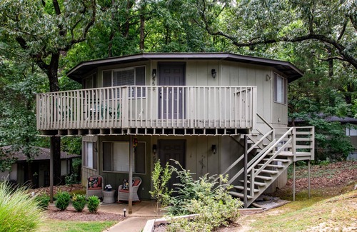 Oxford House | The Hutt, Discounted rate for S. Carolina game!