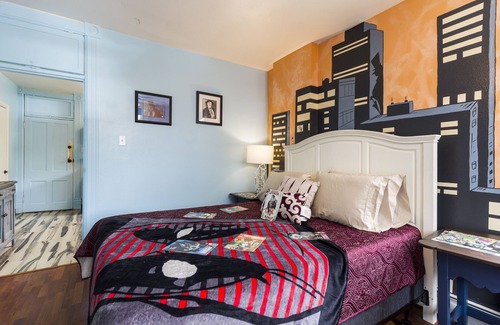 New Castle Hotel | The Iceberg Lounge at the Ore House Inn