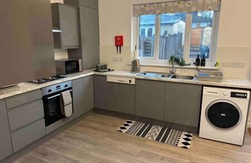 Rednal House | The Ideal Spacious Home