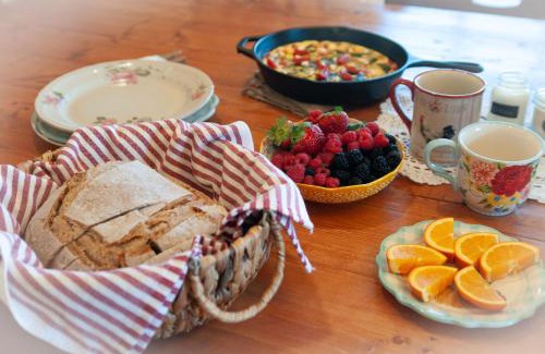 Whitley City Bed & Breakfast | The Inn at Beulah Farm - The Barn