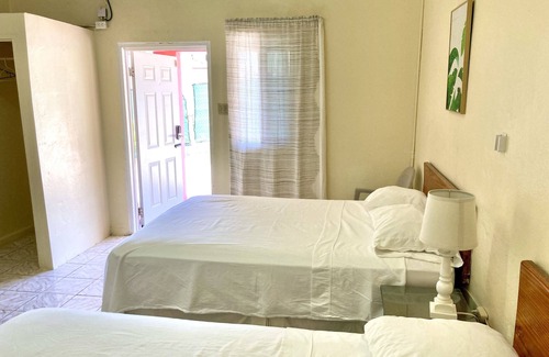 Montego Bay Hotel | THE IRIE INN APT #2