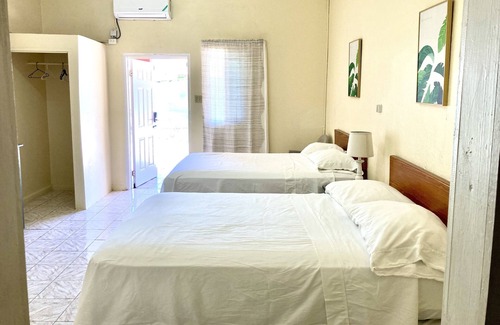 Montego Bay Hotel | THE IRIE INN APT #2