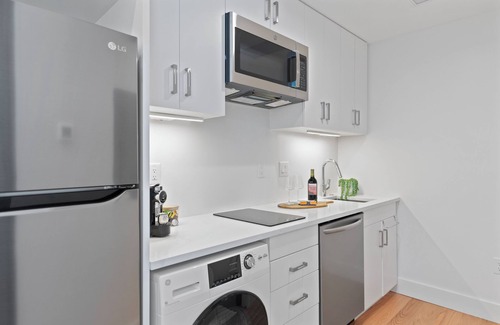 Cannonborough Elliotborough Apartment | The Iris Charleston